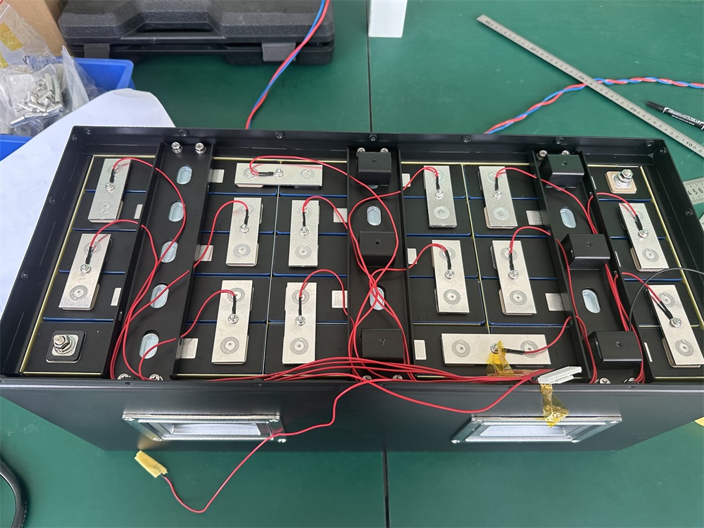 LiFePO4 Battery vs. Lithium-ion Polymer (LiPo): Which One Should You Choose?