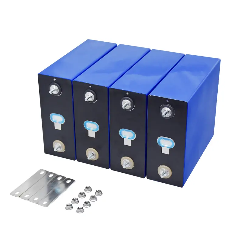 Selecting the Ideal Off-Grid Battery: LiFePO4 vs. Lead-Acid